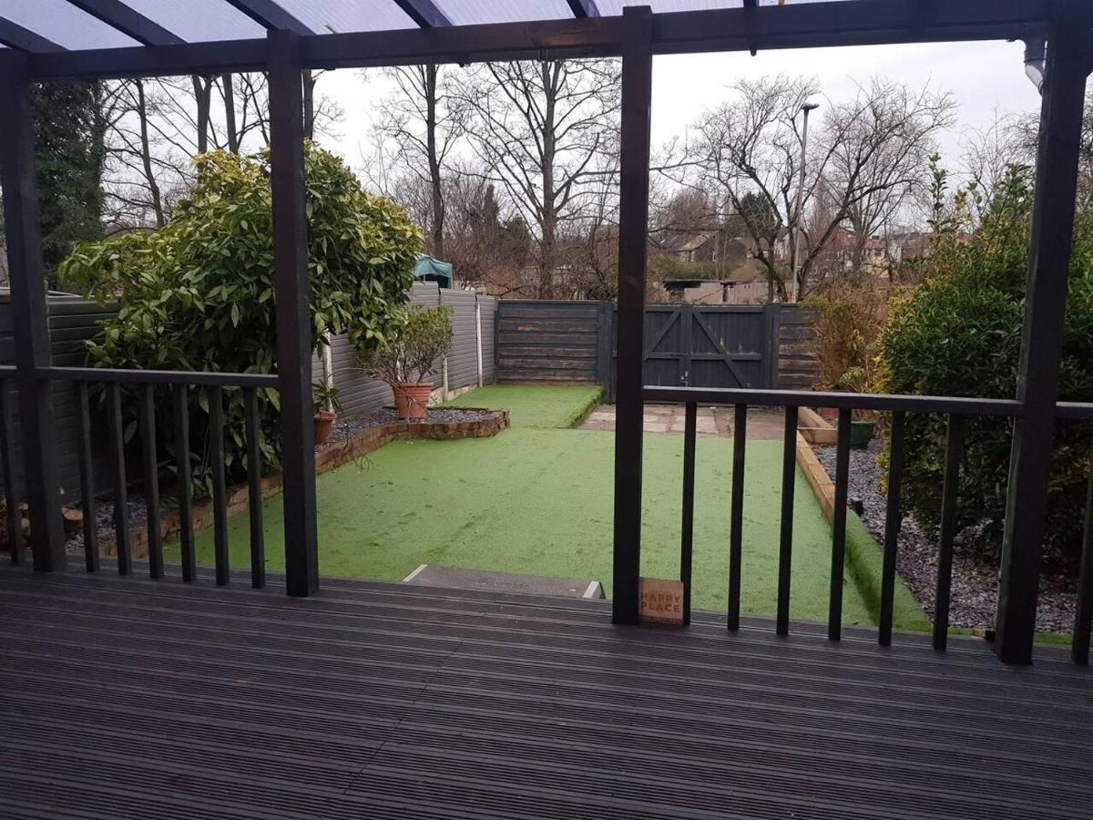 Вилла Bright 4-Bed House 15 Min To Manchester Centre Экстерьер фото