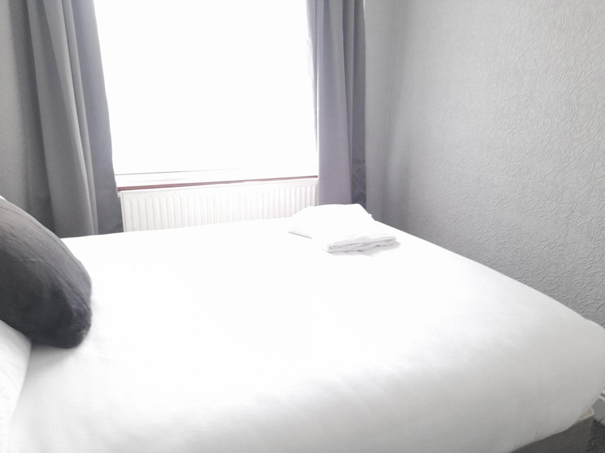 Вилла Bright 4-Bed House 15 Min To Manchester Centre Экстерьер фото