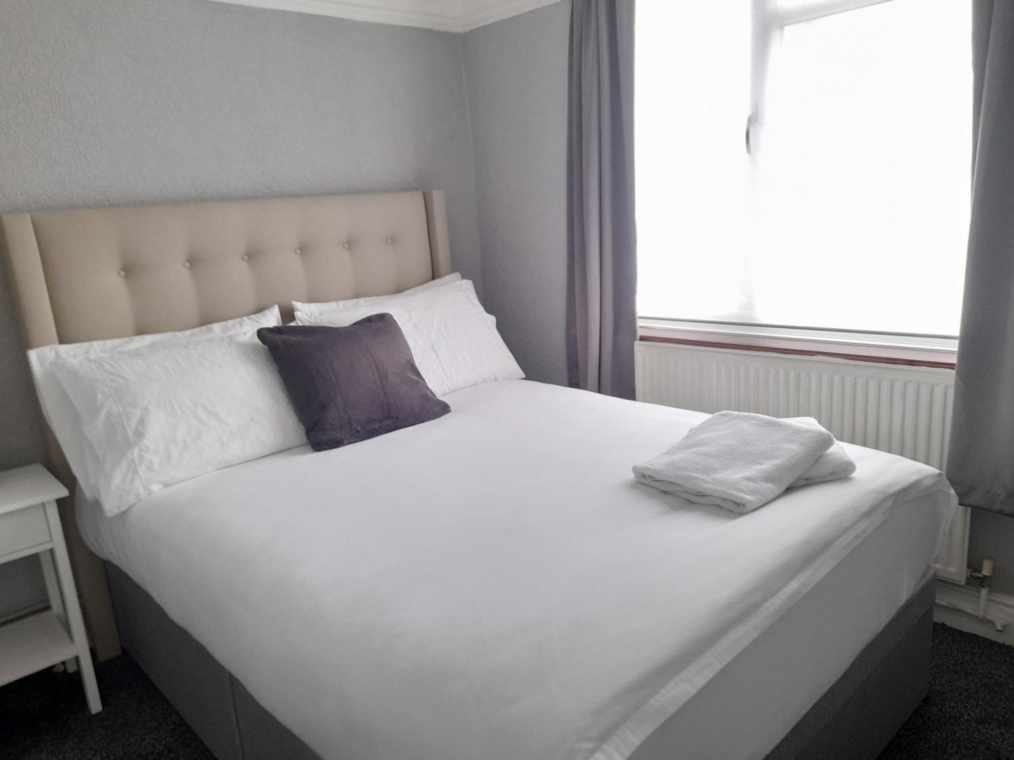 Вилла Bright 4-Bed House 15 Min To Manchester Centre Экстерьер фото